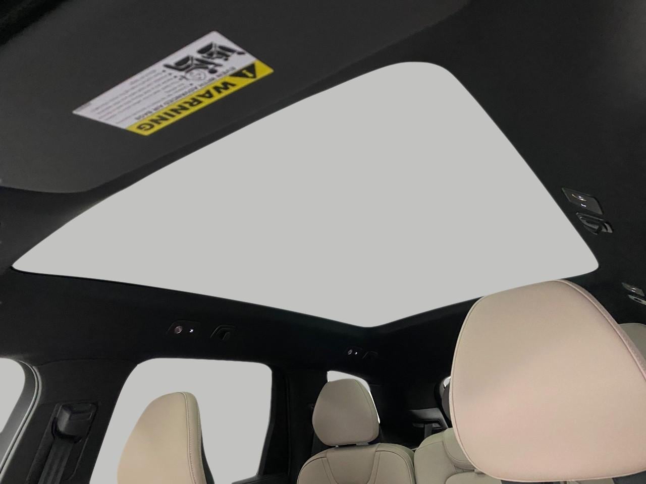 2025 Volvo EX90 Ultra - Photo 31