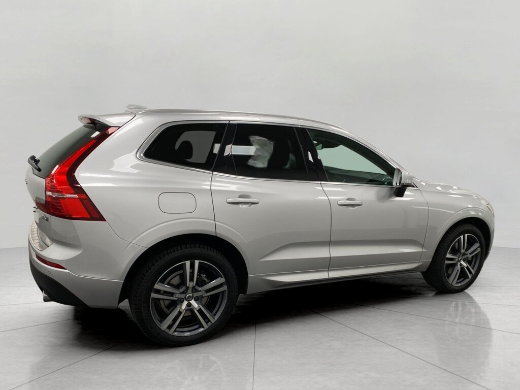 Used 2021 Volvo XC60 T6 AWD Momentum SUV