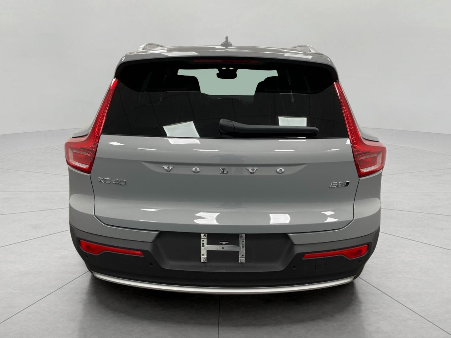 2025 Volvo XC40 AWD Plus photo 4