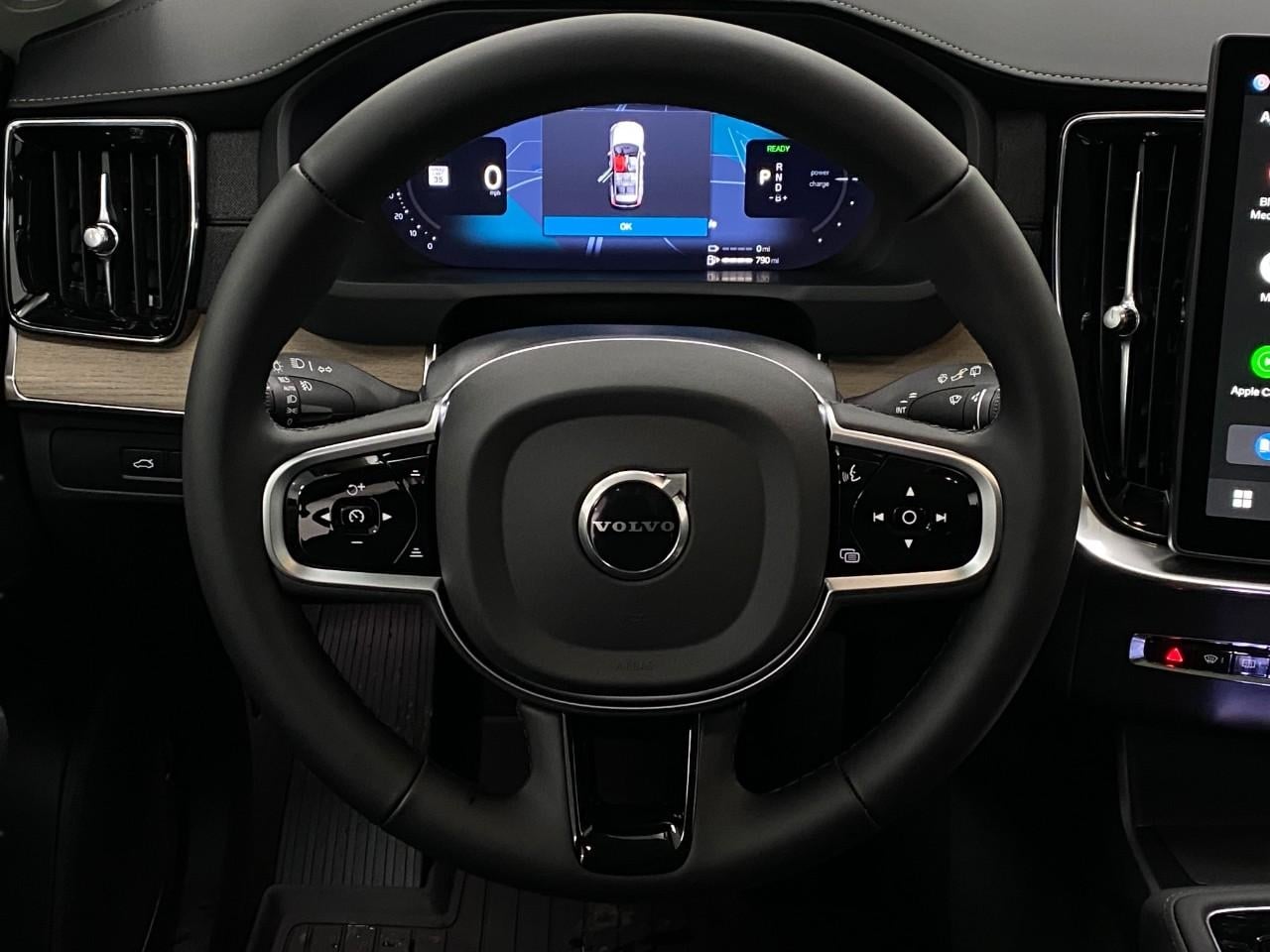 2026 Volvo XC90 Plus - Photo 14
