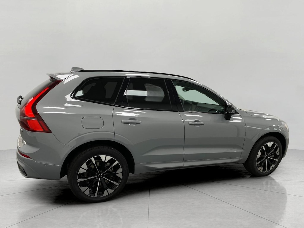 New 2026 Volvo XC60 plug-in hybrid T8 Plus SUV