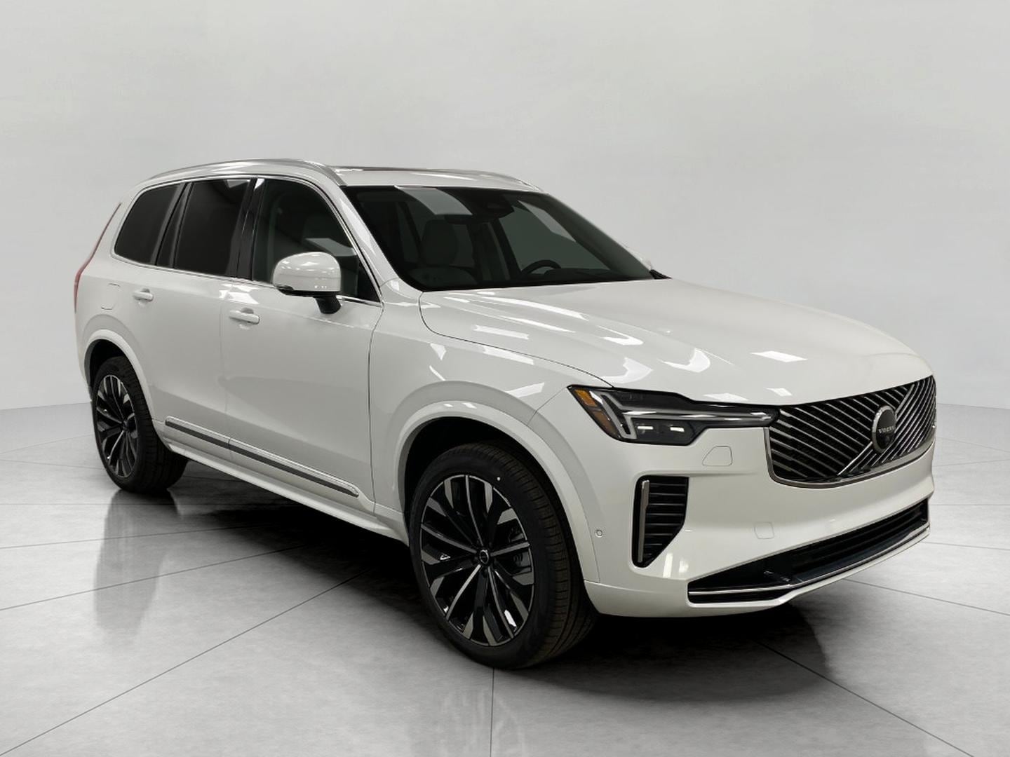 2026 Volvo XC90 T8 Recharge Ultra Bright 4WD's photo
