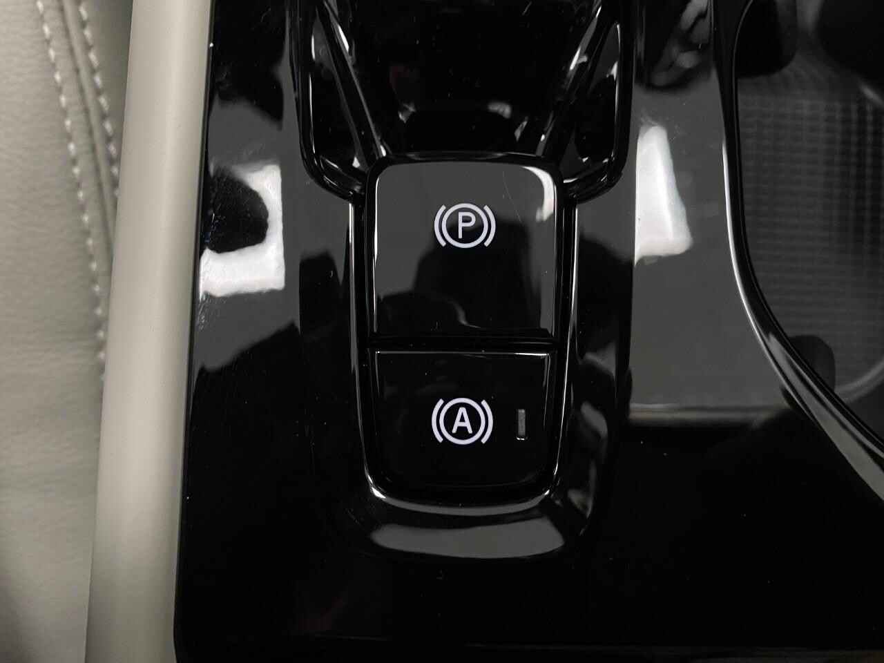 2026 Volvo XC40 Ultra - Photo 28