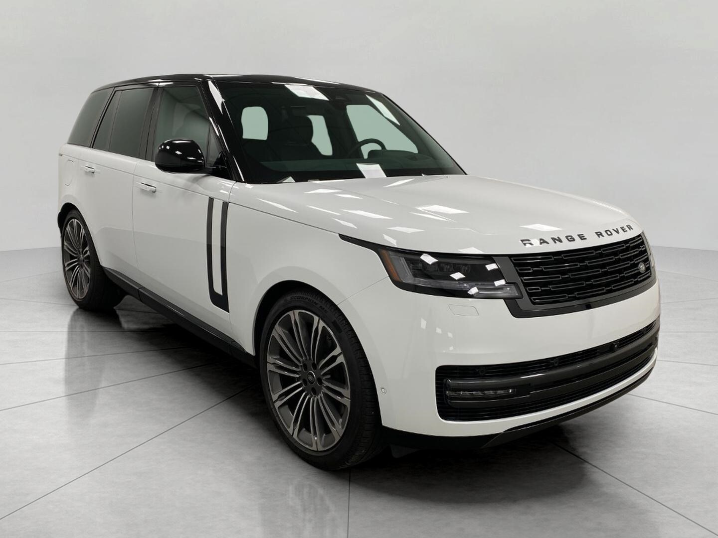 2025 Land Rover Range Rover SE photo 2