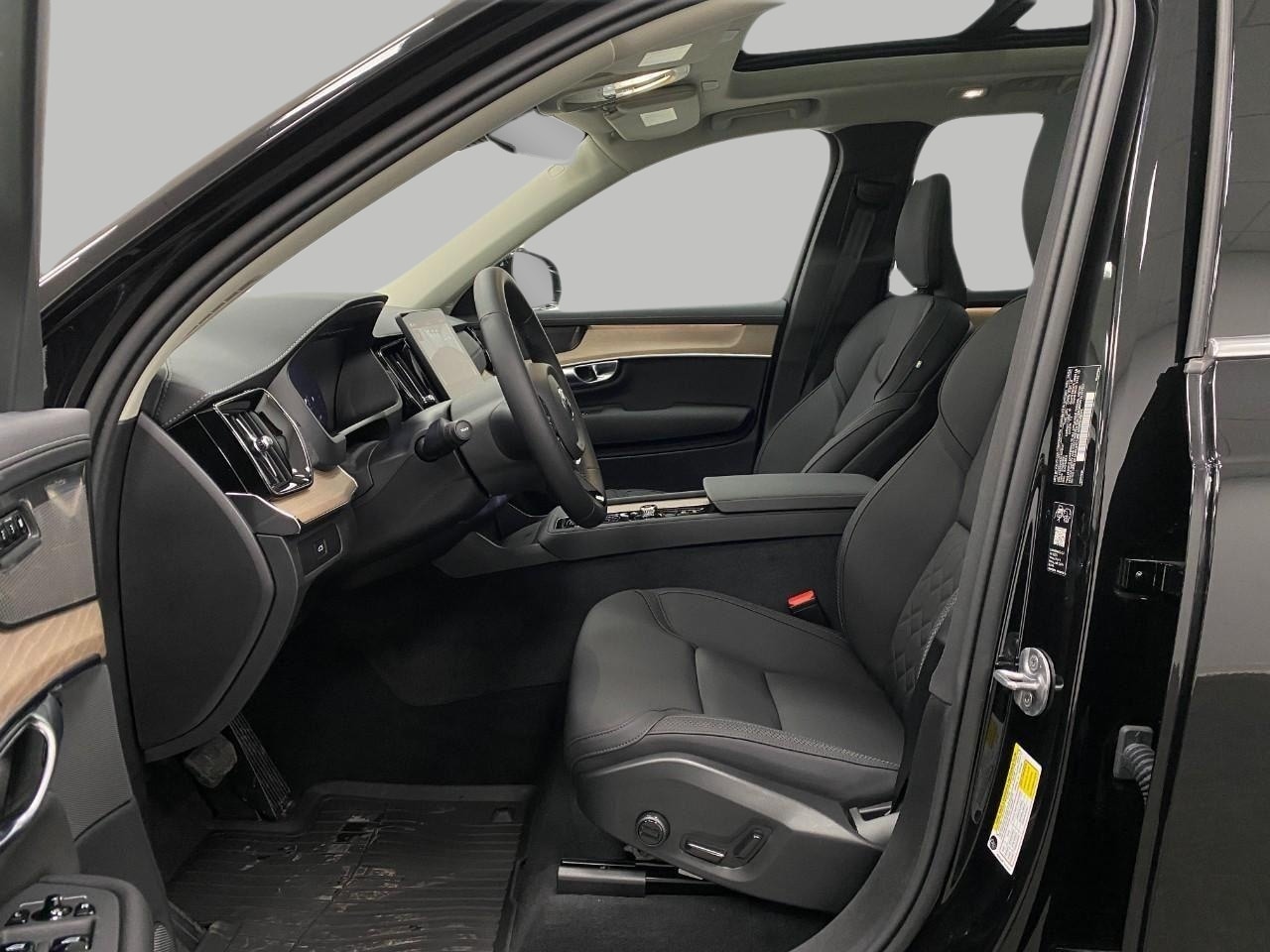 2026 Volvo XC90 Plus - Photo 69