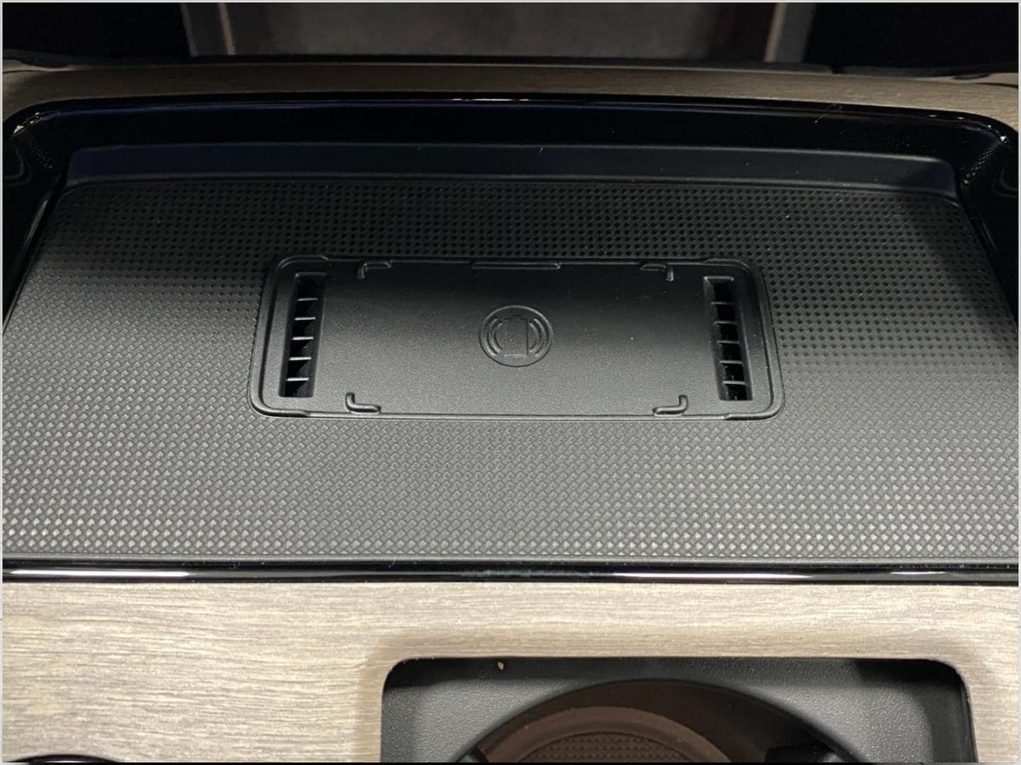 2025 Volvo EX90 Ultra - Photo 26