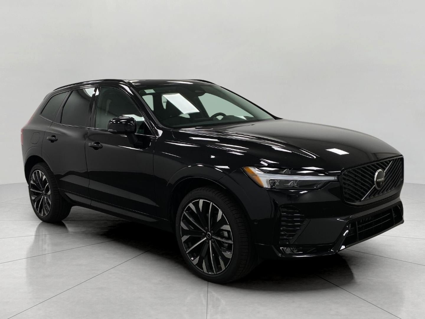 2026 Volvo XC60 B5 Ultra Dark AWD's photo