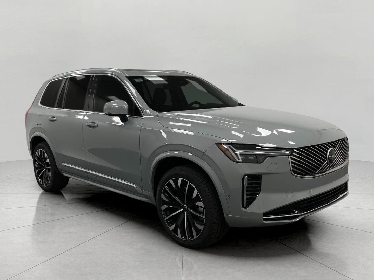 2026 Volvo XC90 Plus's photo
