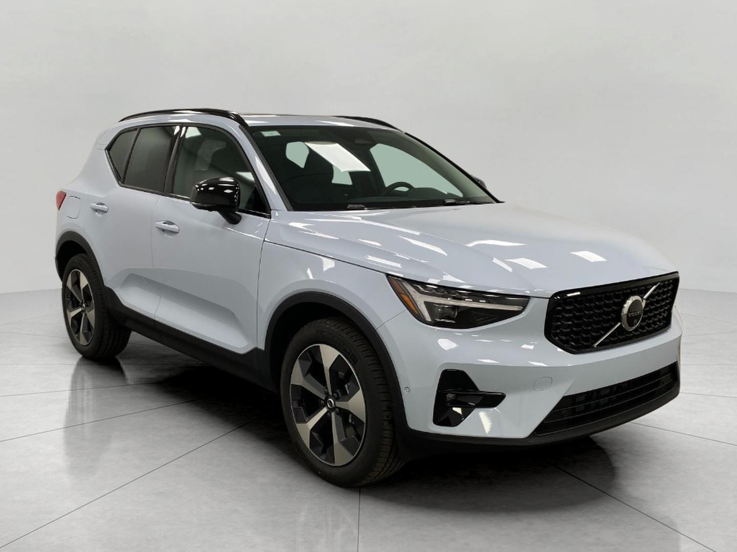 2026 Volvo XC40 SUV 
