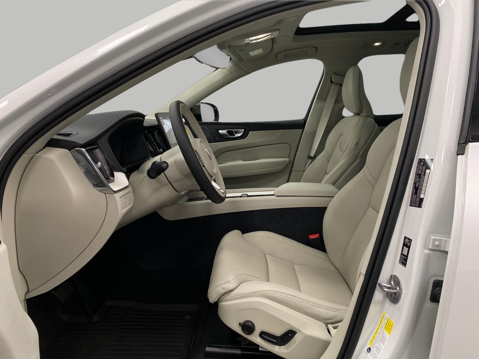 2026 Volvo XC60 Ultra - Photo 30
