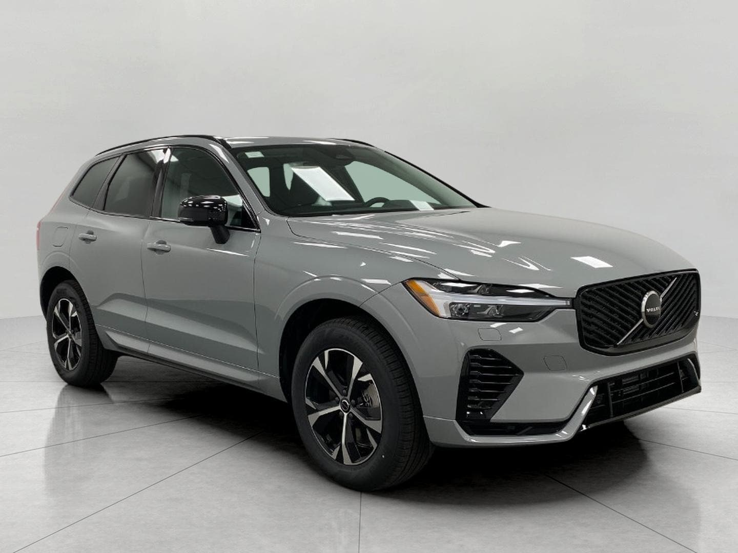 2026 Volvo XC60 T8 Core Dark AWD's photo