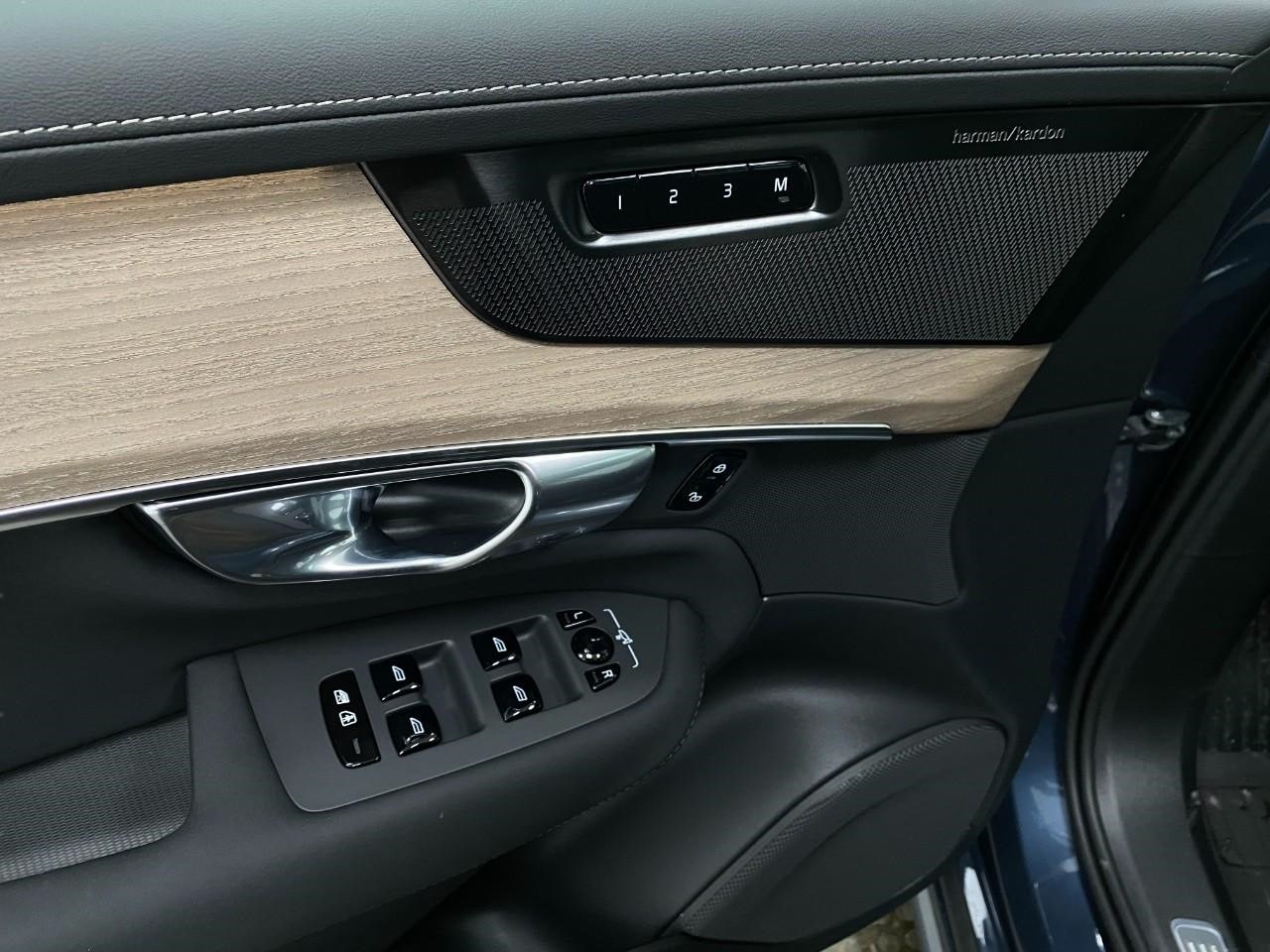 2026 Volvo XC90 Plus - Photo 33