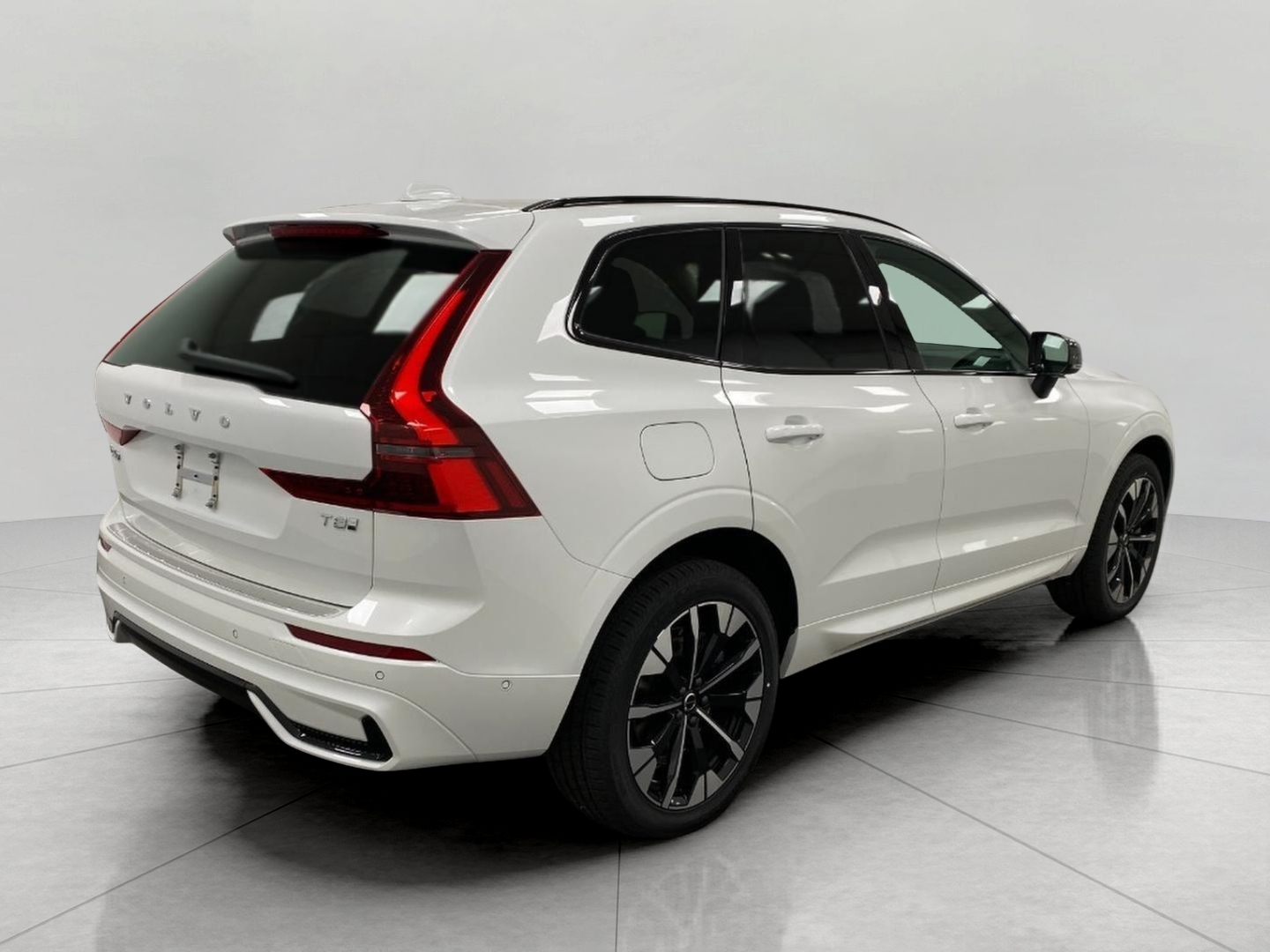 New 2026 Volvo XC60 plug-in hybrid T8 Plus SUV