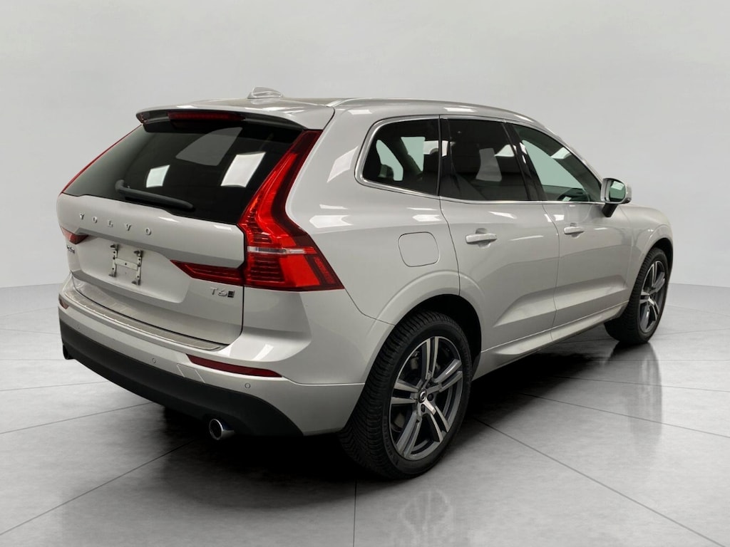 Used 2021 Volvo XC60 T6 AWD Momentum SUV