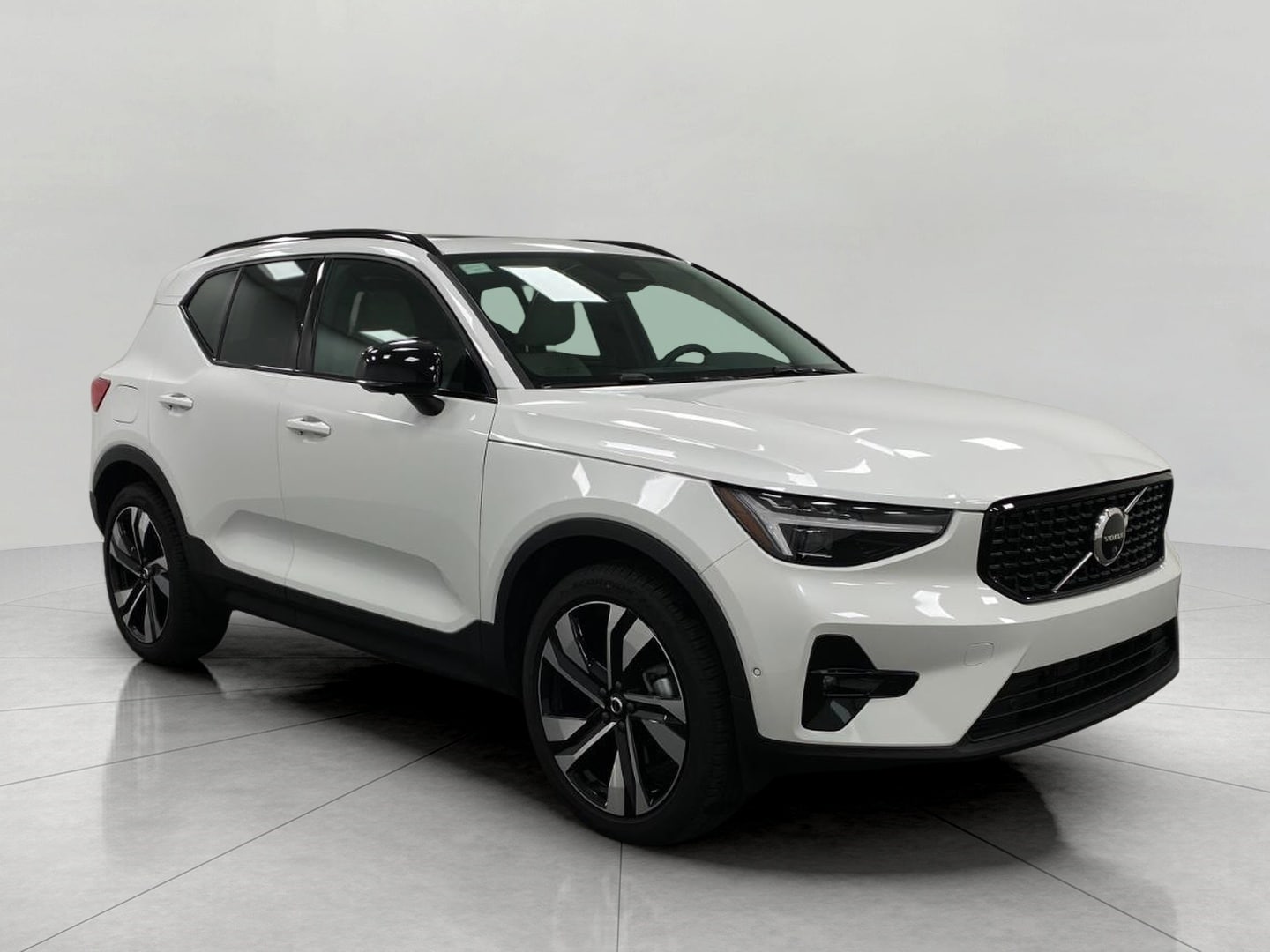 2026 Volvo XC40 SUV 