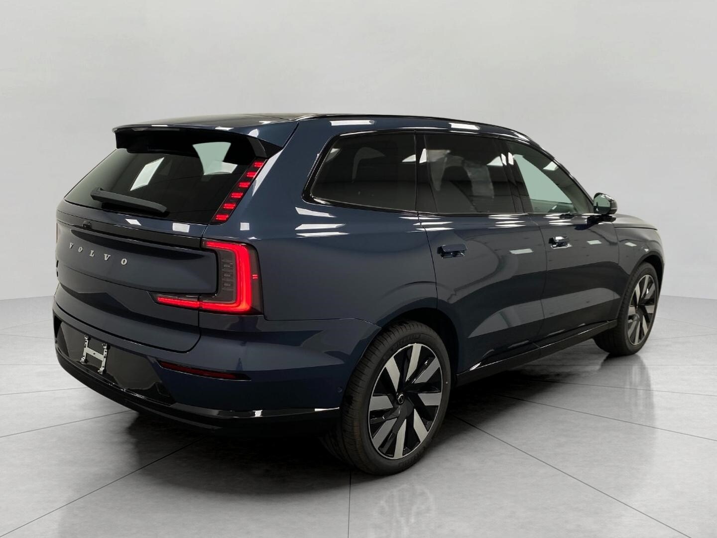 2025 Volvo EX90 Twin Motor Ultra photo 3