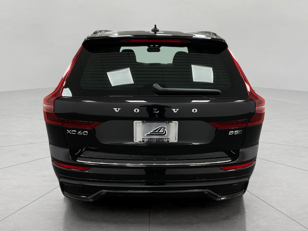 New 2026 Volvo XC60 B5 Ultra SUV