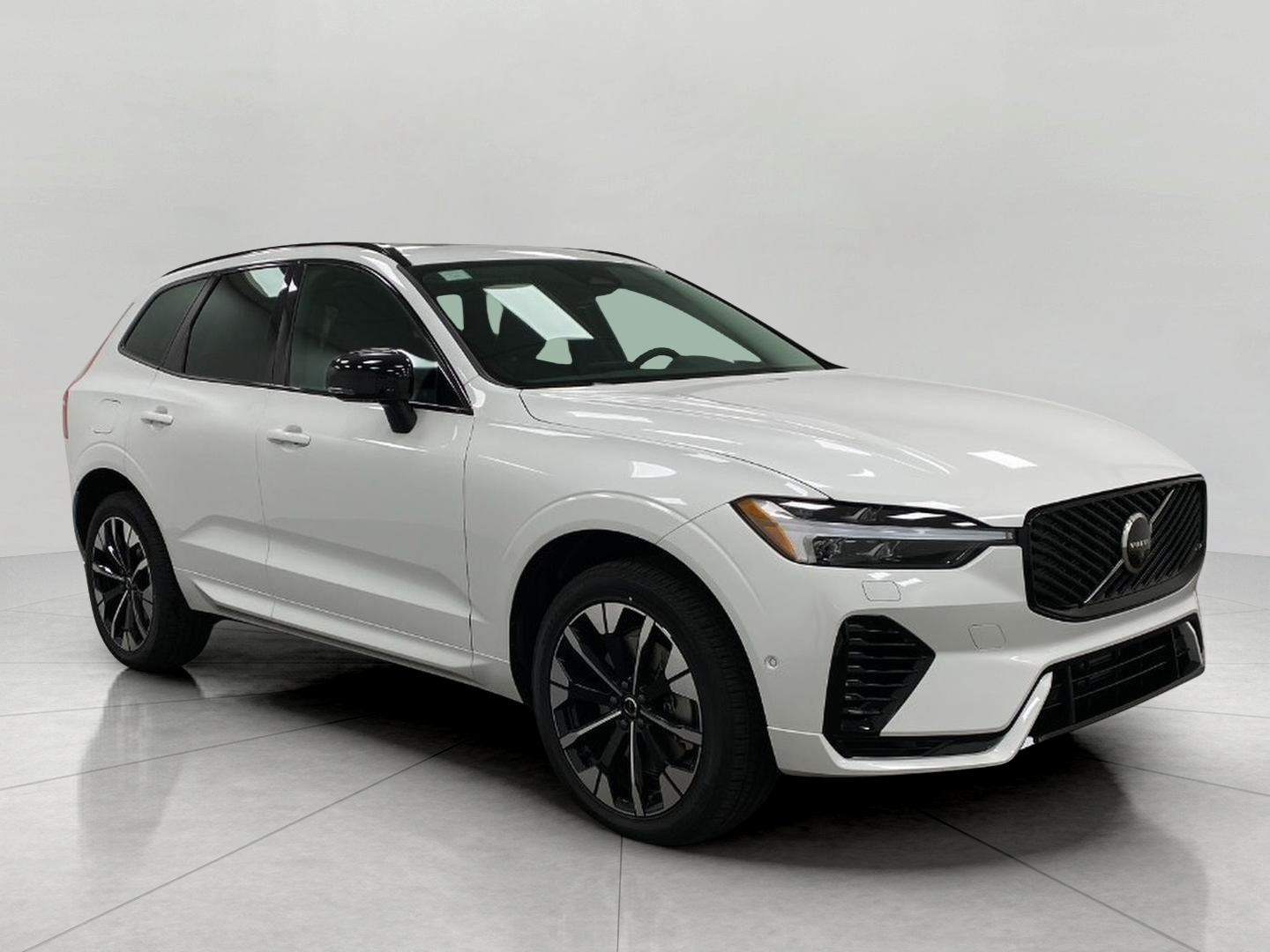  Volvo XC60 plug-in hybrid