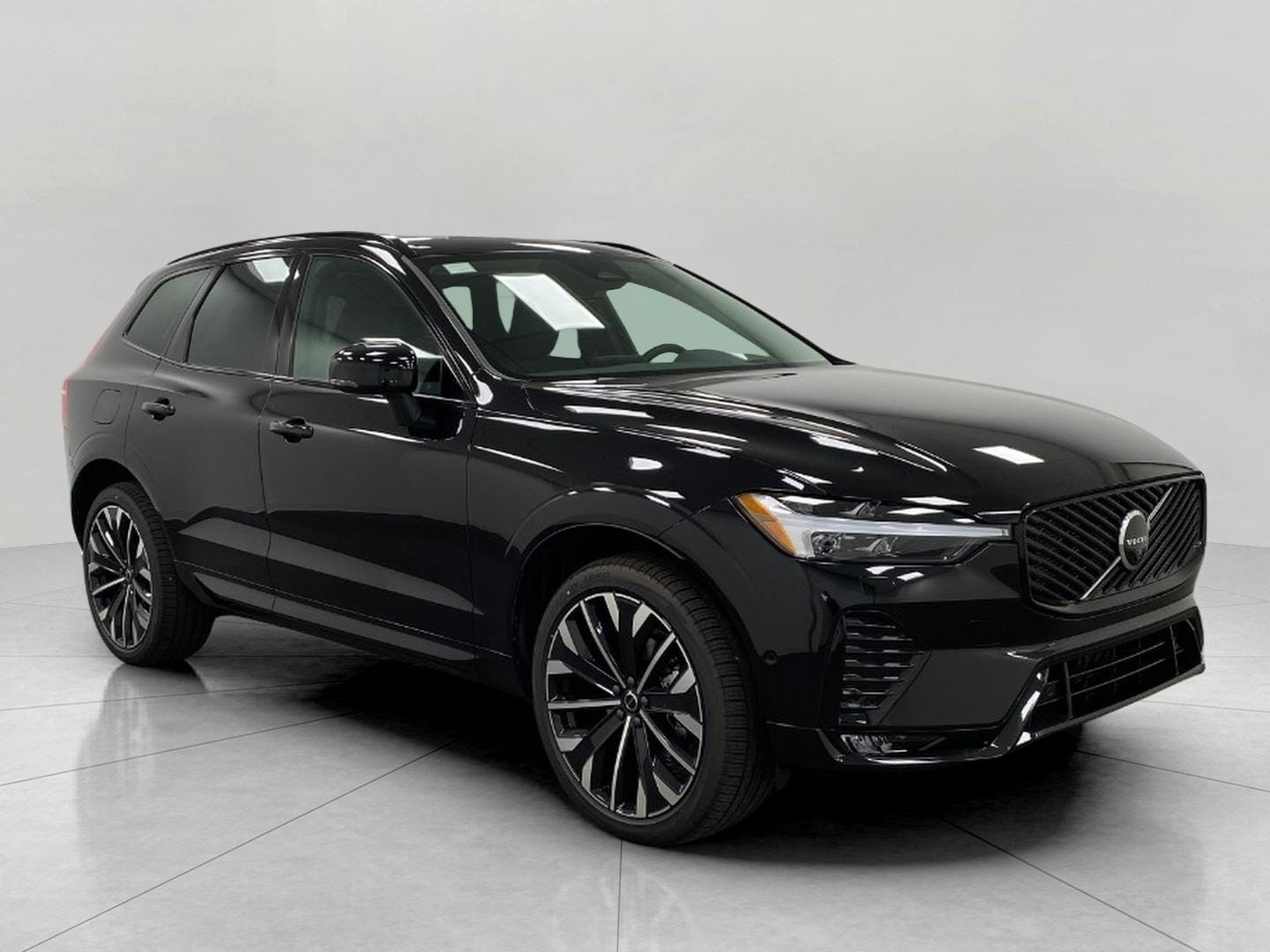 2026 Volvo XC60 B5 Ultra Dark AWD's photo