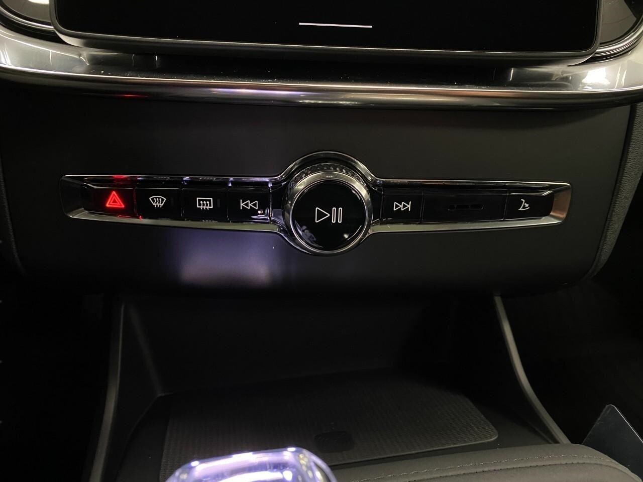 2026 Volvo XC90 Plus - Photo 61