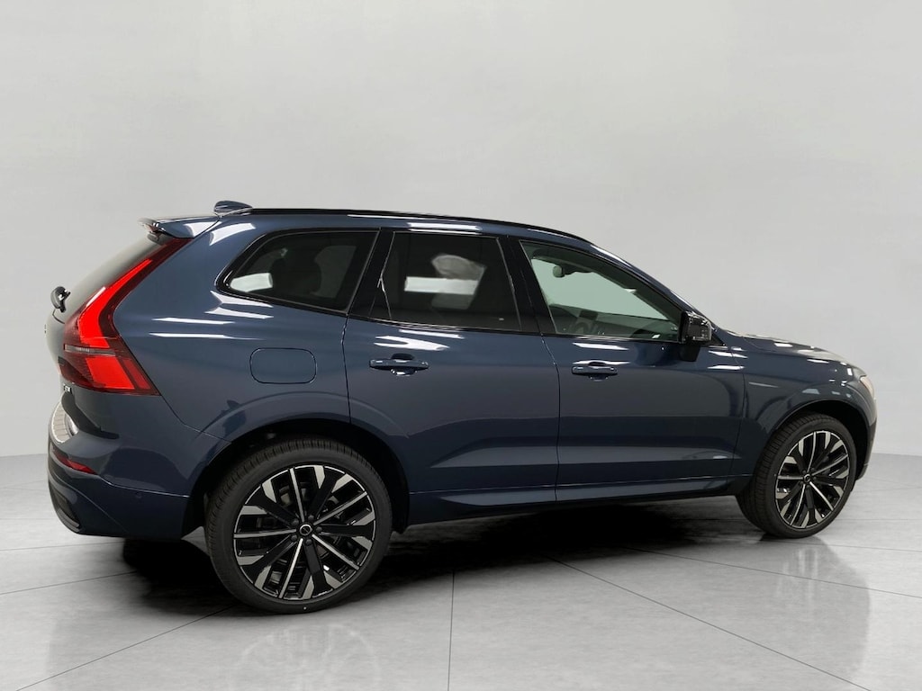 New 2026 Volvo XC60 plug-in hybrid T8 Ultra SUV