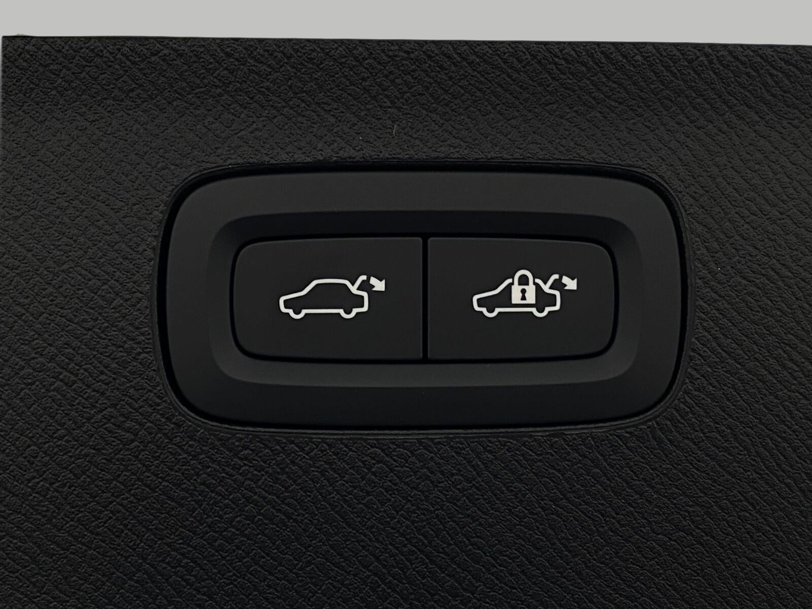 2026 Volvo XC90 Ultra - Photo 6