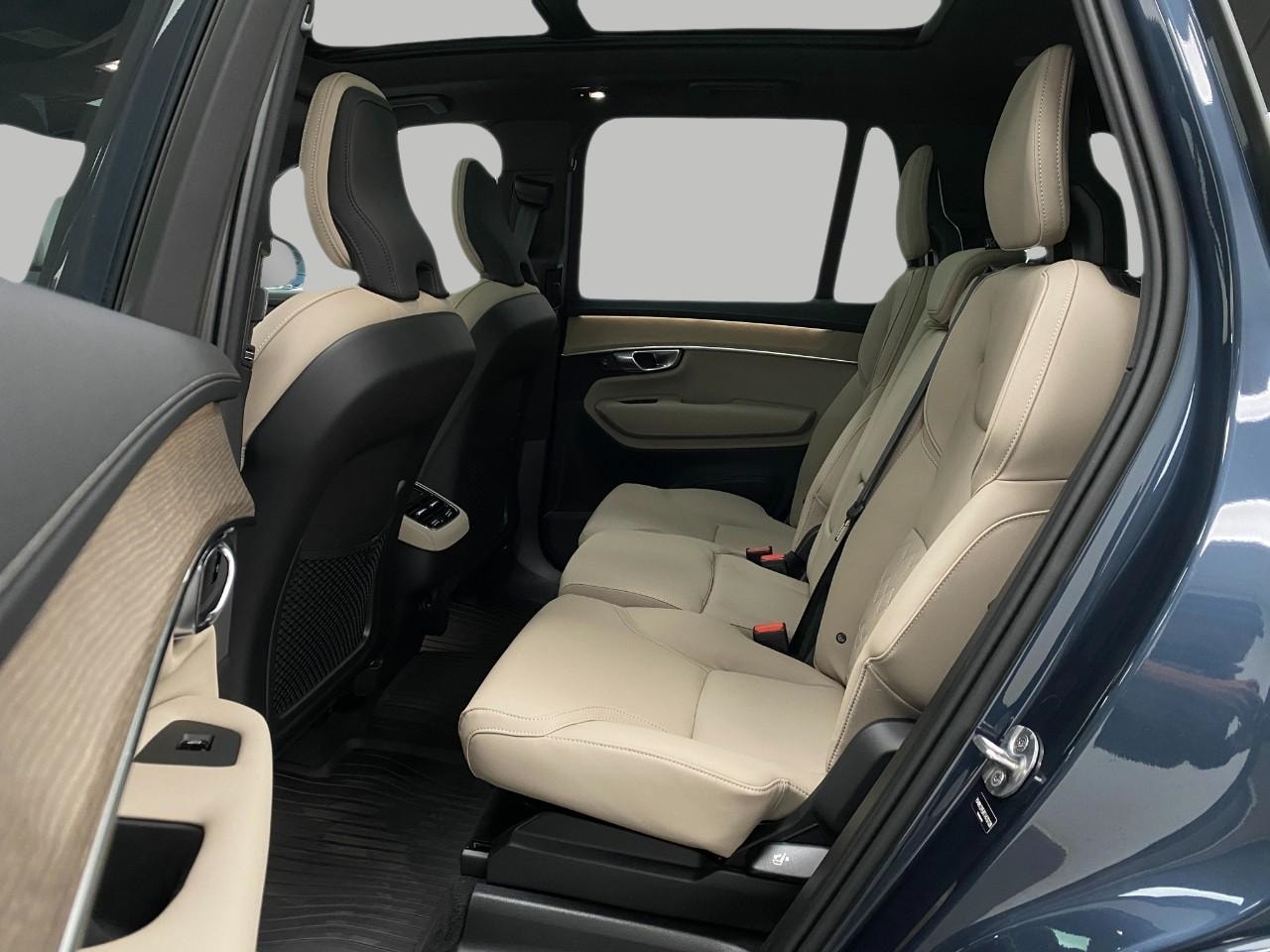 2026 Volvo XC90 Plus - Photo 30