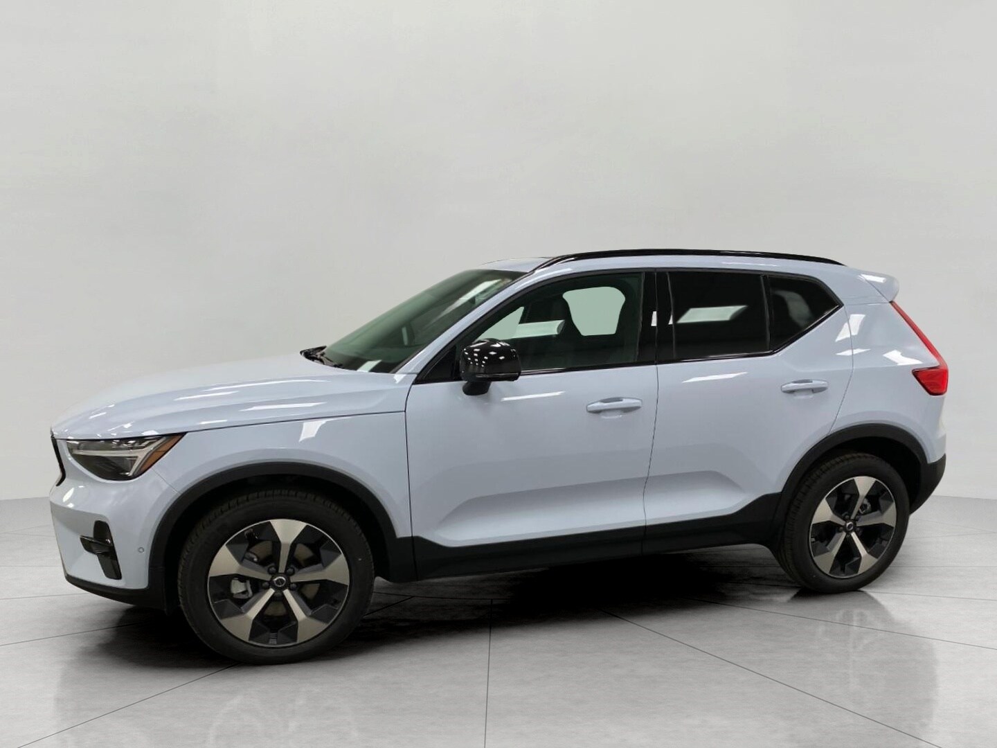 2026 Volvo XC40 Plus - Photo 43
