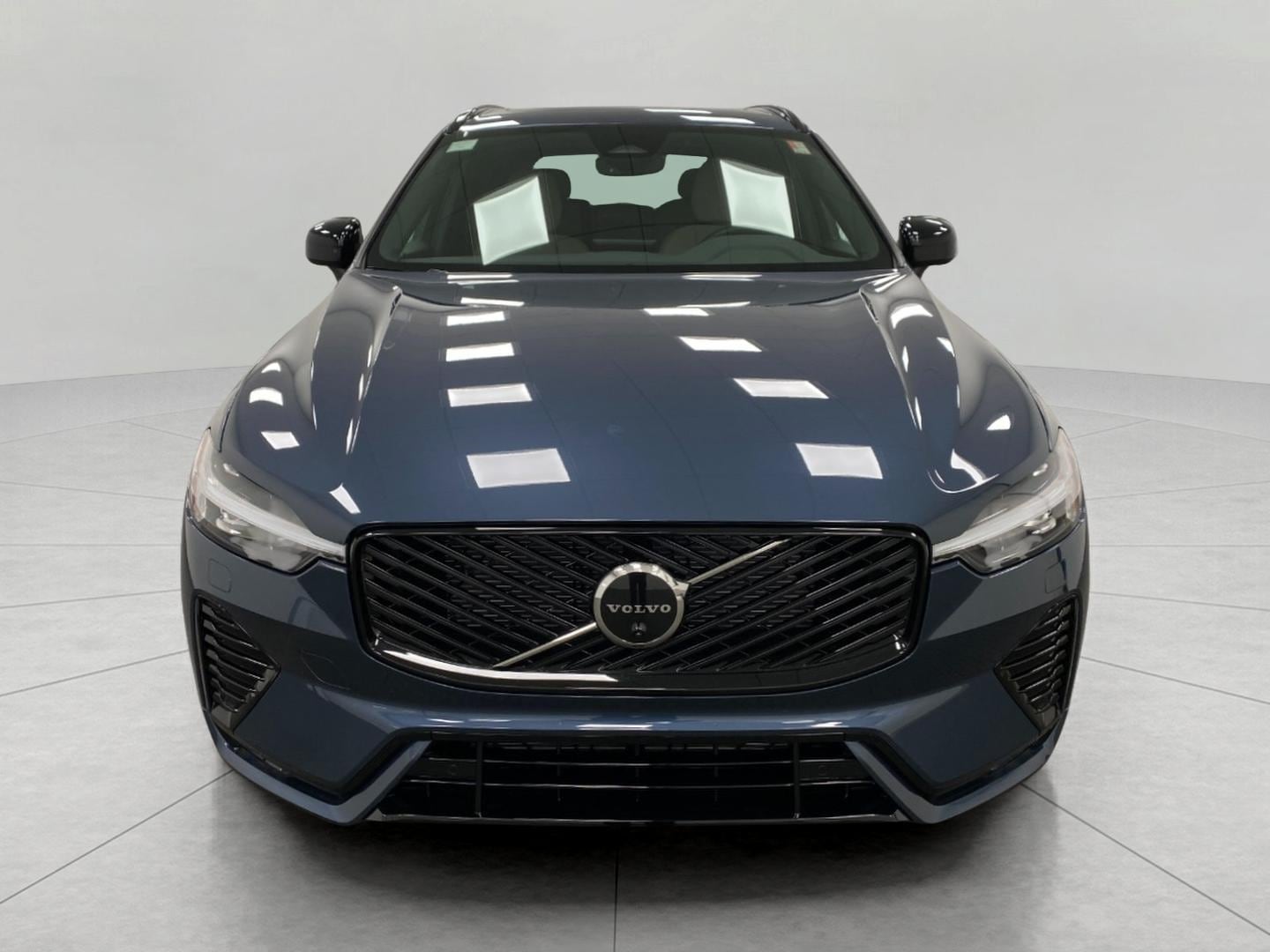2026 Volvo XC60 Plus - Photo 10