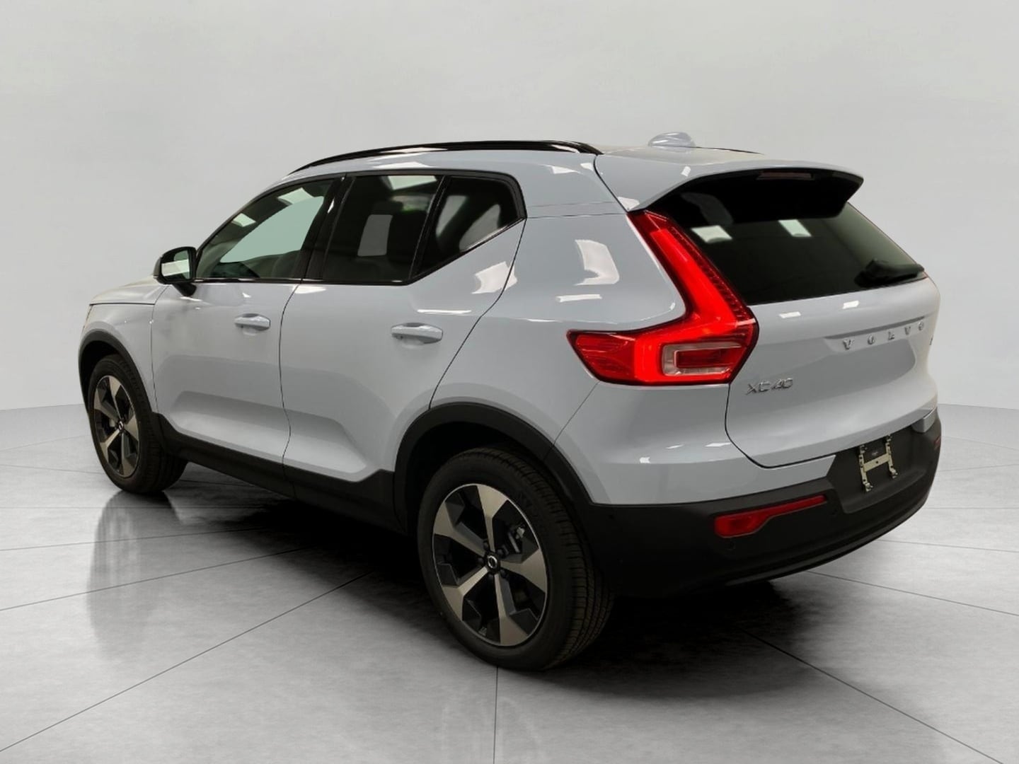 2026 Volvo XC40 Plus - Photo 42