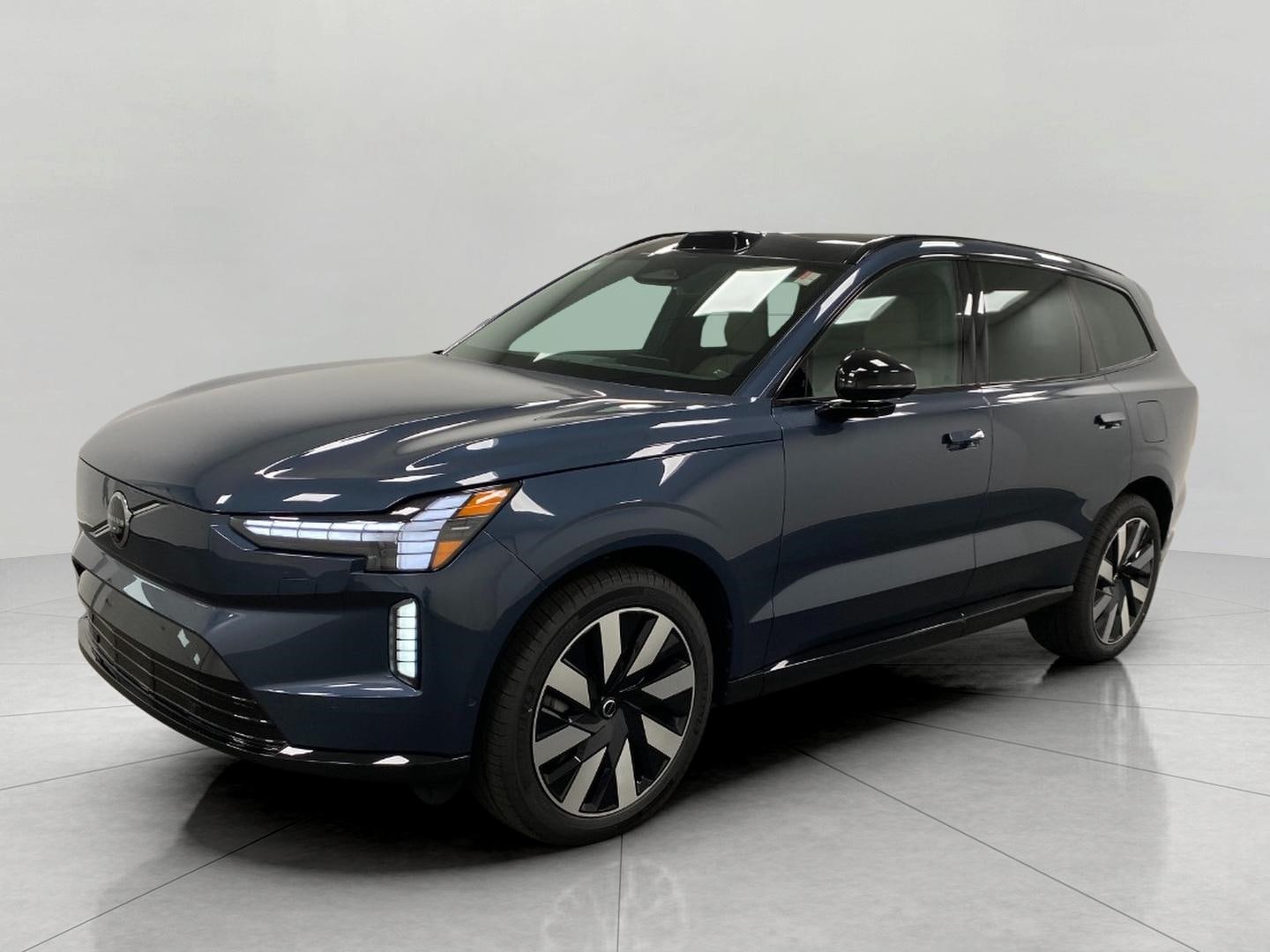 2025 Volvo EX90 Ultra - Photo 10