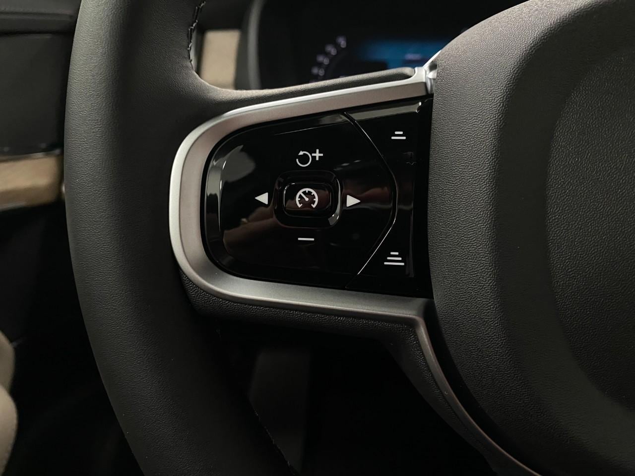 2026 Volvo XC90 Plus - Photo 15