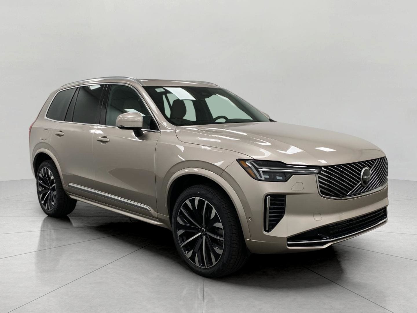 2026 Volvo XC90 T8 Recharge Plus Bright 7-Seat 4WD's photo