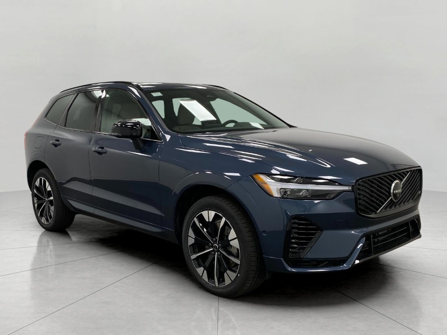 2026 Volvo XC60 T8 Plus Dark AWD's photo