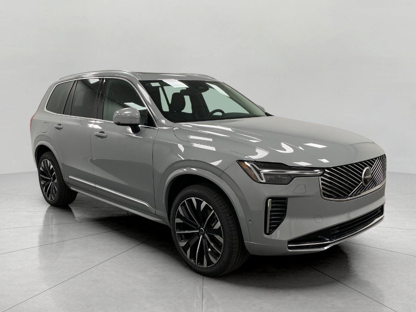2026 Volvo XC90 Plus's photo