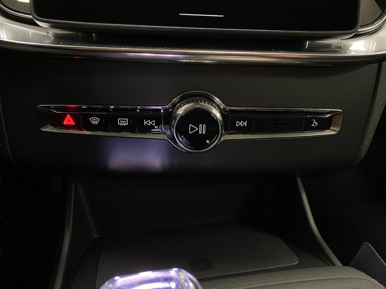 2026 Volvo XC90 Plus - Photo 25