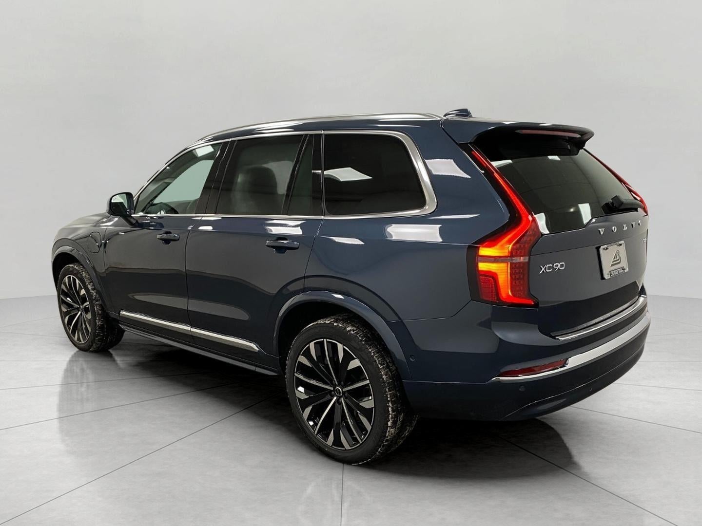 2026 Volvo XC90 Plus - Photo 43