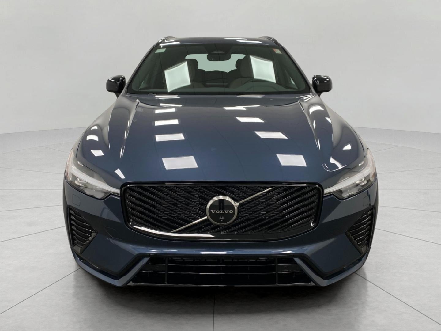 2026 Volvo XC60 Plus - Photo 45