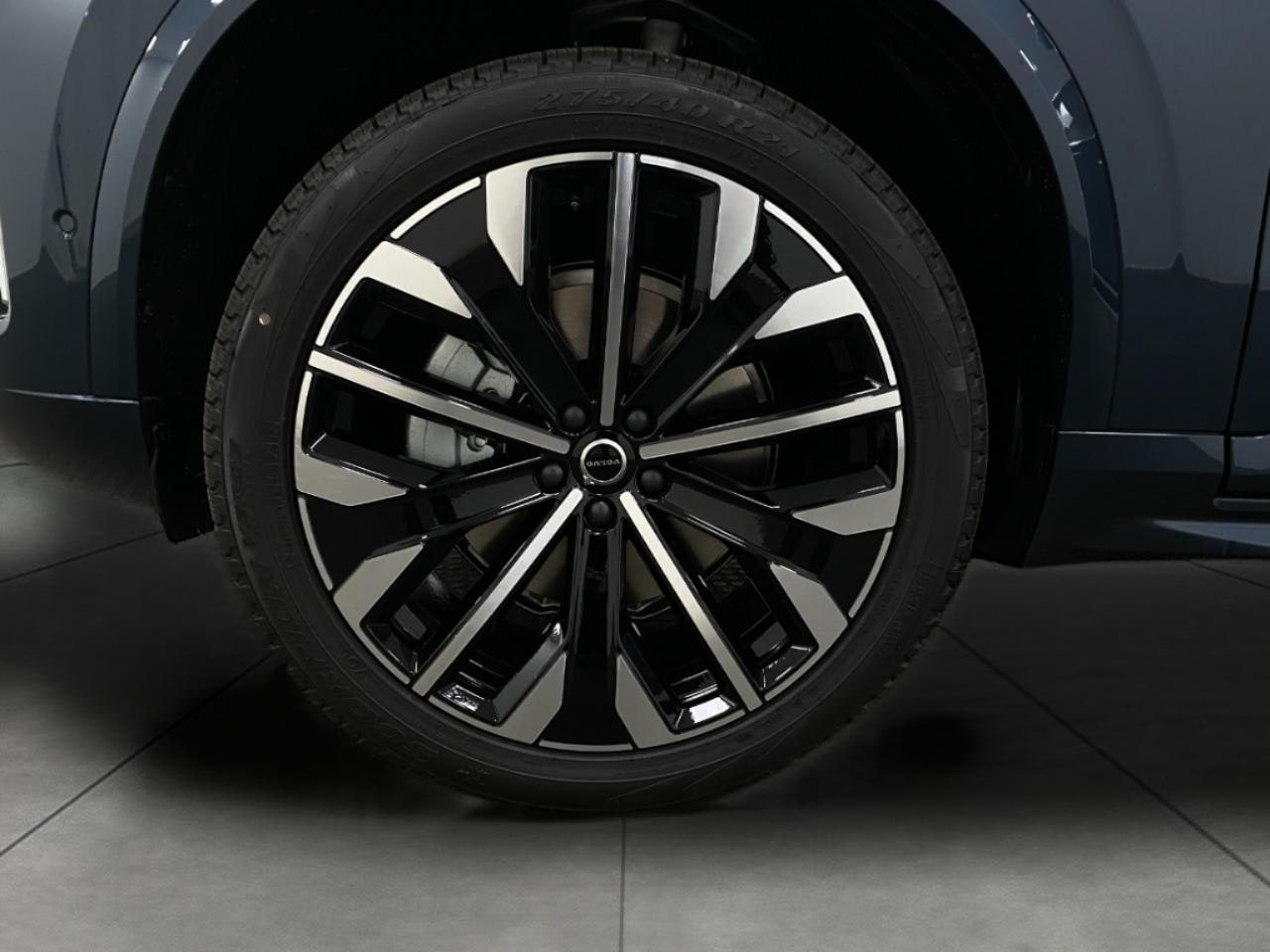 2026 Volvo XC90 Plus - Photo 12