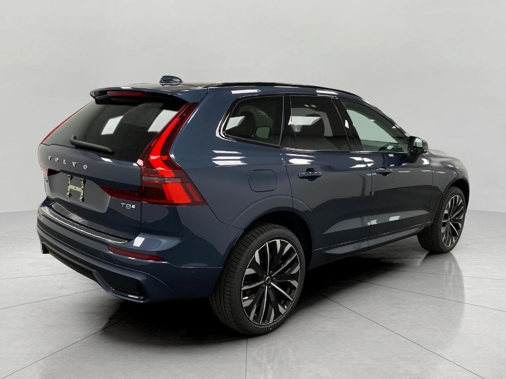 New 2026 Volvo XC60 plug-in hybrid T8 Ultra SUV