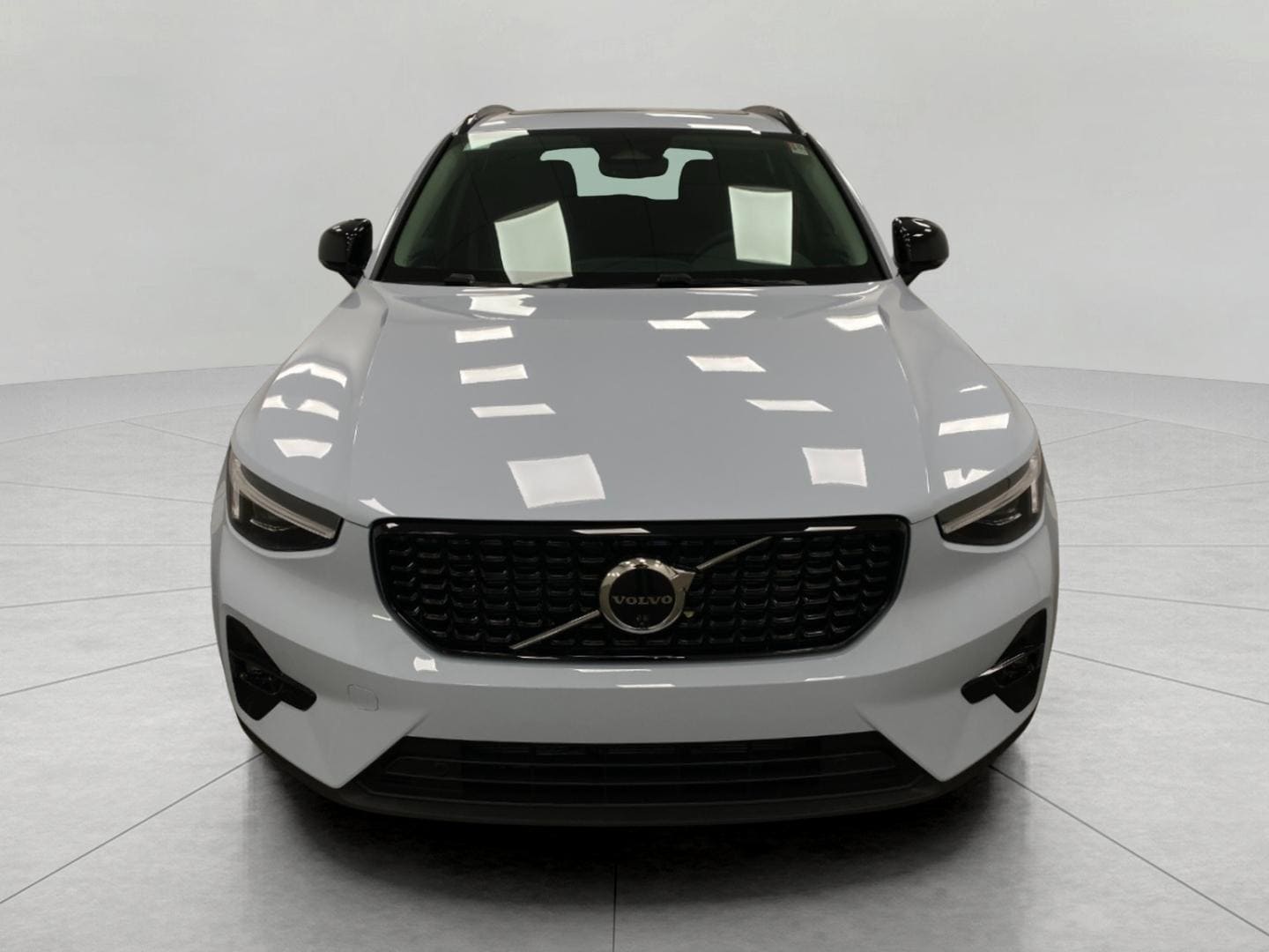 2026 Volvo XC40 Plus - Photo 10