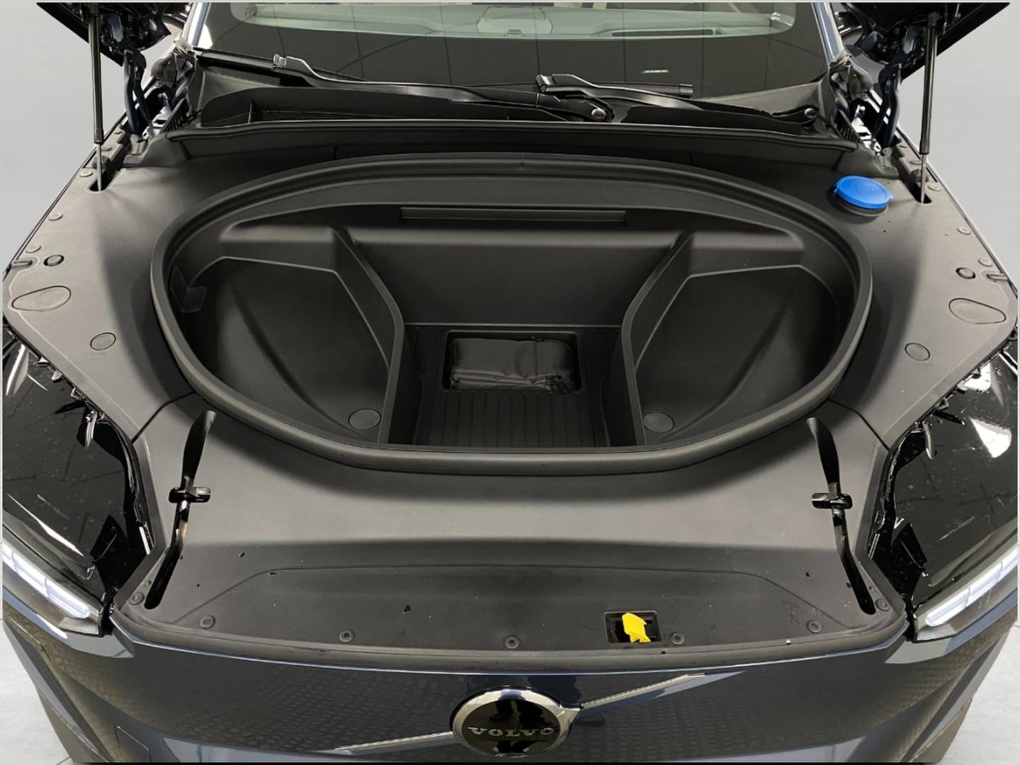 2025 Volvo EX90 Ultra - Photo 12