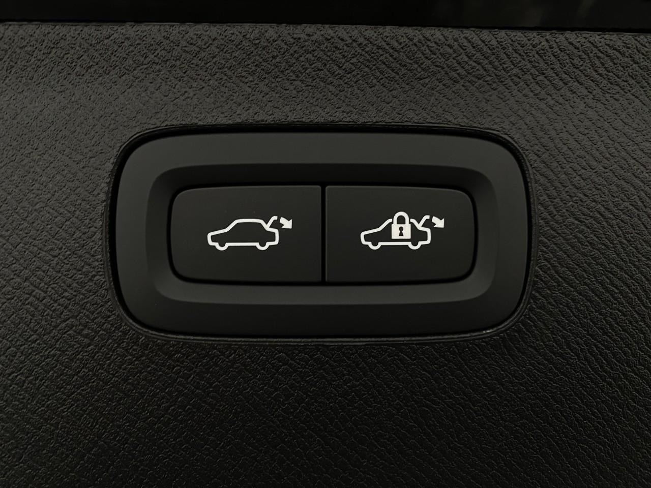 2026 Volvo XC90 Plus - Photo 6