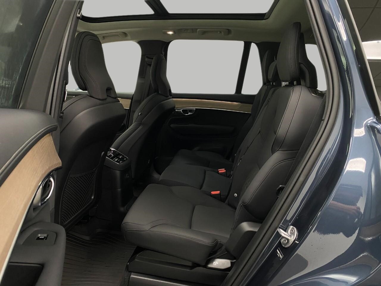 2026 Volvo XC90 Plus - Photo 30
