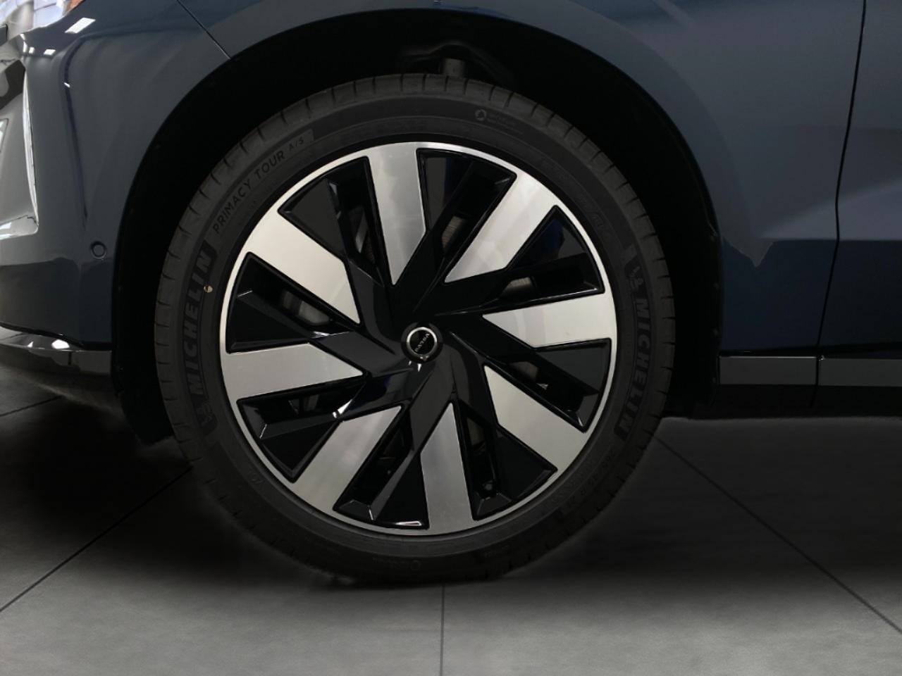 2025 Volvo EX90 Ultra - Photo 13