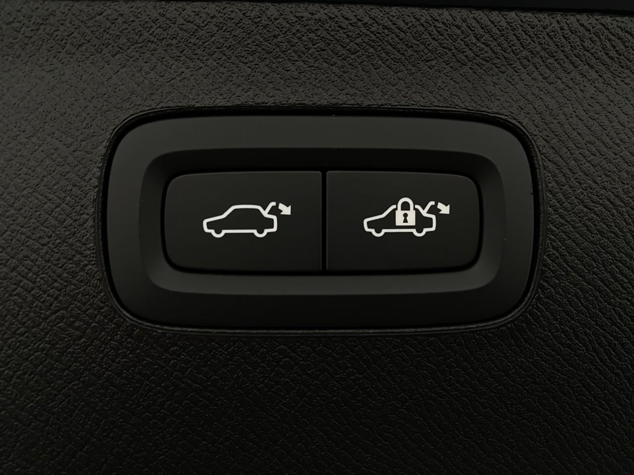 2026 Volvo XC90 Plus - Photo 6