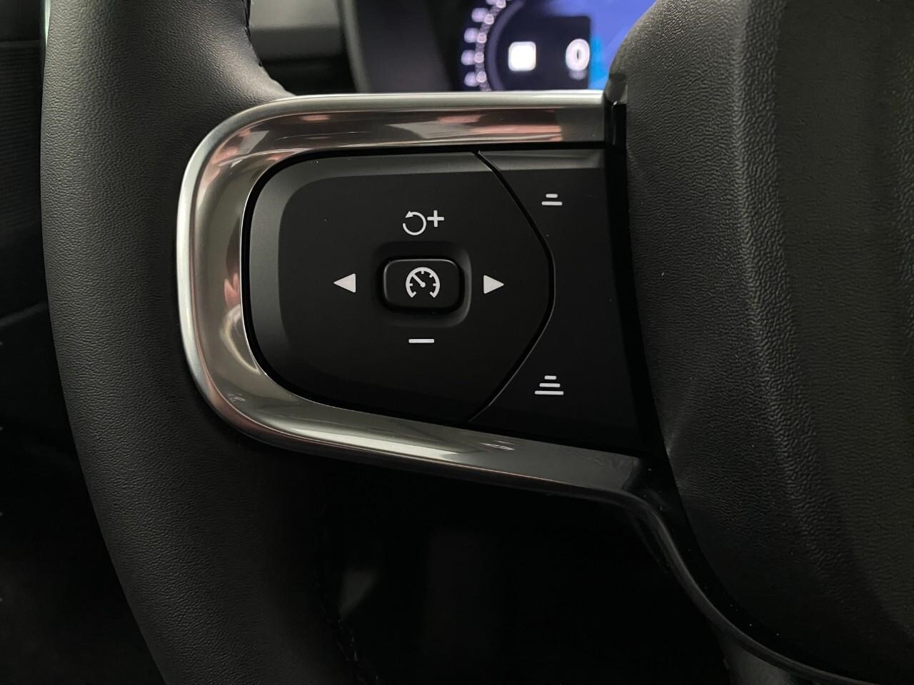 2026 Volvo XC40 Plus - Photo 15