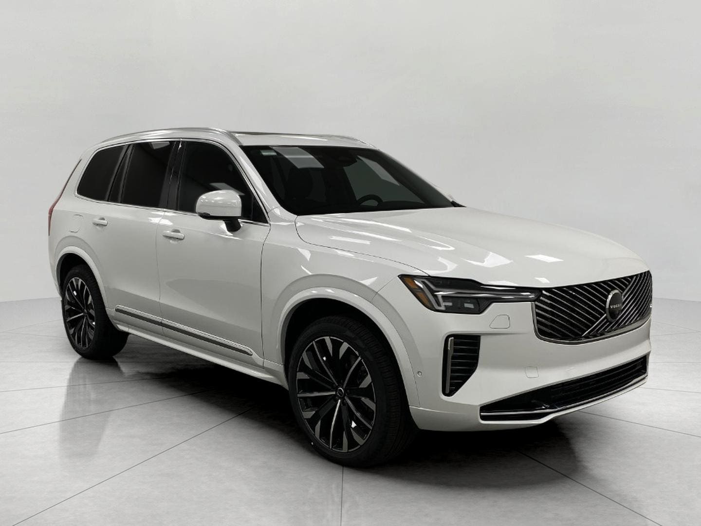 2026 Volvo XC90 T8 Recharge Plus Bright 7-Seat 4WD's photo