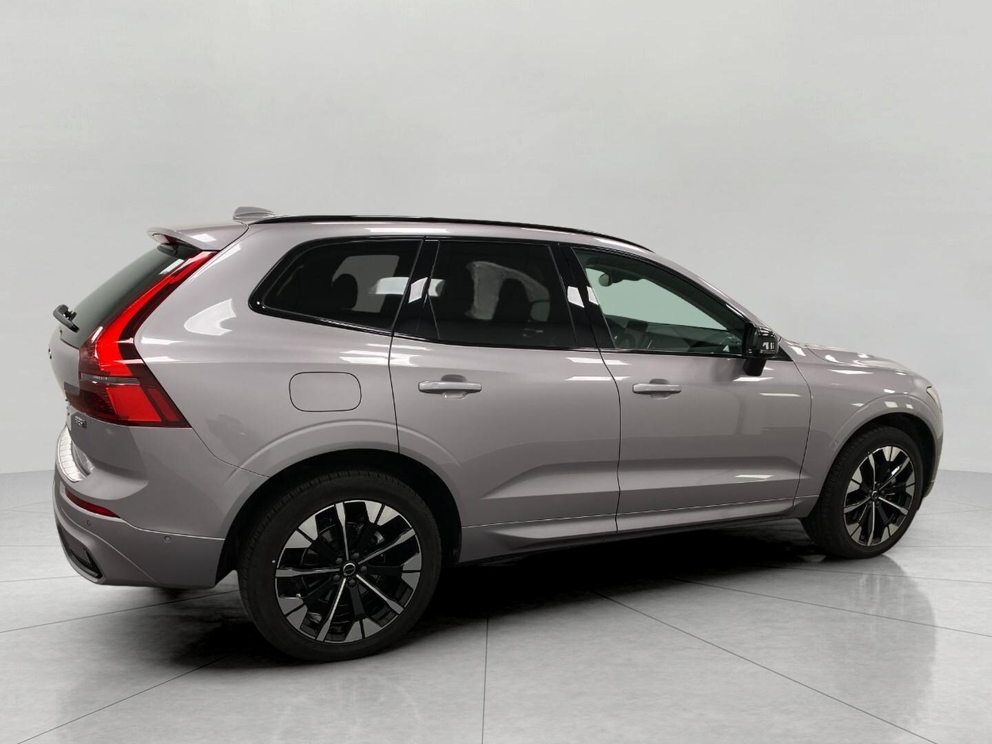 2026 Volvo XC60 B5 Plus photo 2