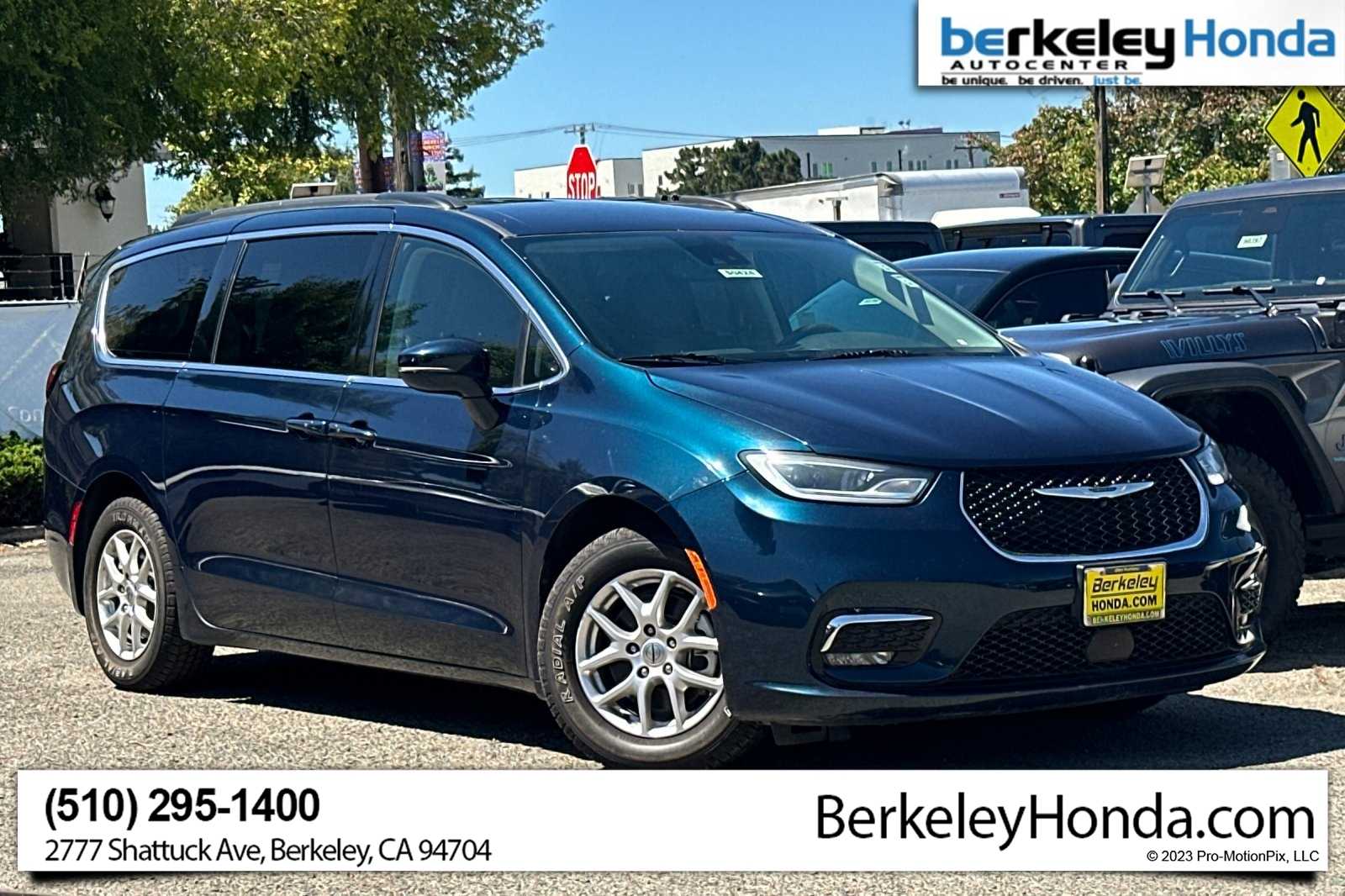 2022 Chrysler Pacifica Touring L's photo